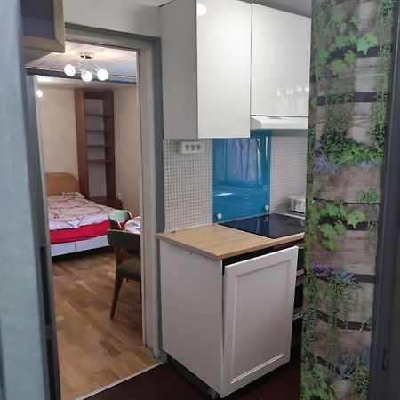 Апартаменты Studio Independant Dans Un Maison Сен-Дени Экстерьер фото