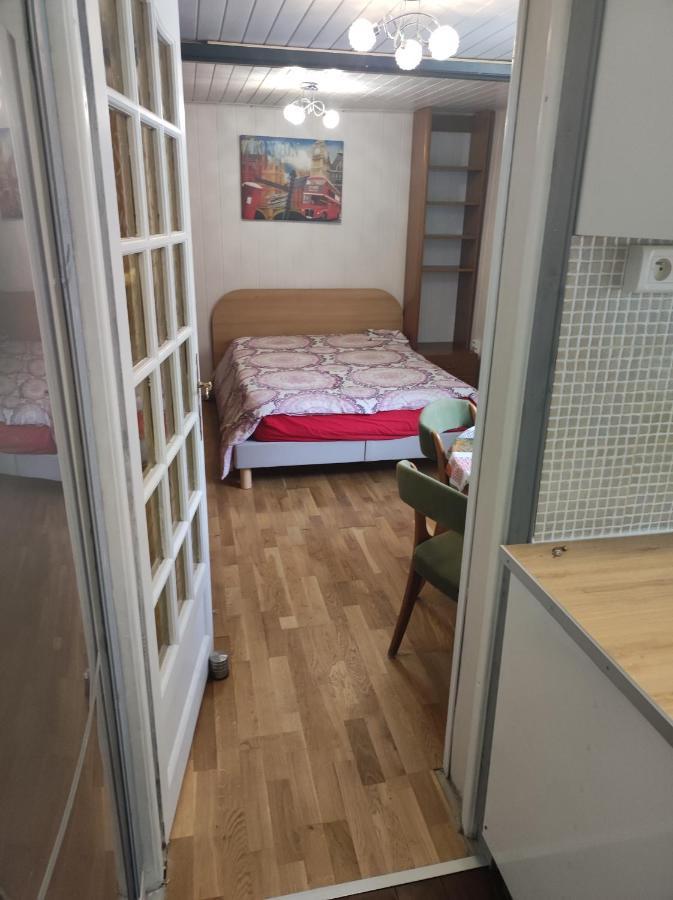 Апартаменты Studio Independant Dans Un Maison Сен-Дени Экстерьер фото